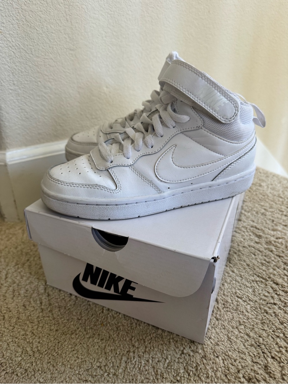 Nike Kids' Court Borough Mid 2 Sneakers Size 4.5Y (Big Kids)